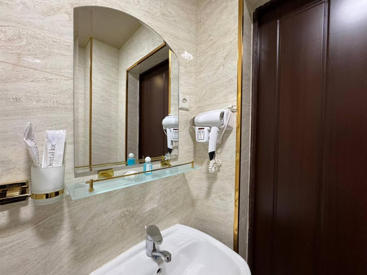 Sv Hotel Tashkent Exterior foto
